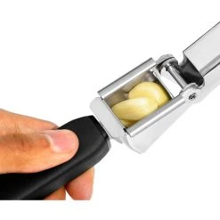 OXO Good Grips Garlic Press -Avanti store gg 11327300 032521 02 P RGB 1024x1024